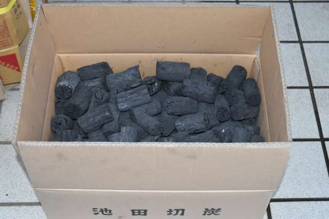 「菊炭」お茶席用 水屋炭(風炉）｜大阪 能勢の地酒、秋鹿を中心に日本酒・焼酎など販売。お酒通販なら近藤酒店