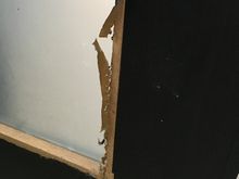 ペット猫による引っかき傷跡を補修する洋室ドア扉