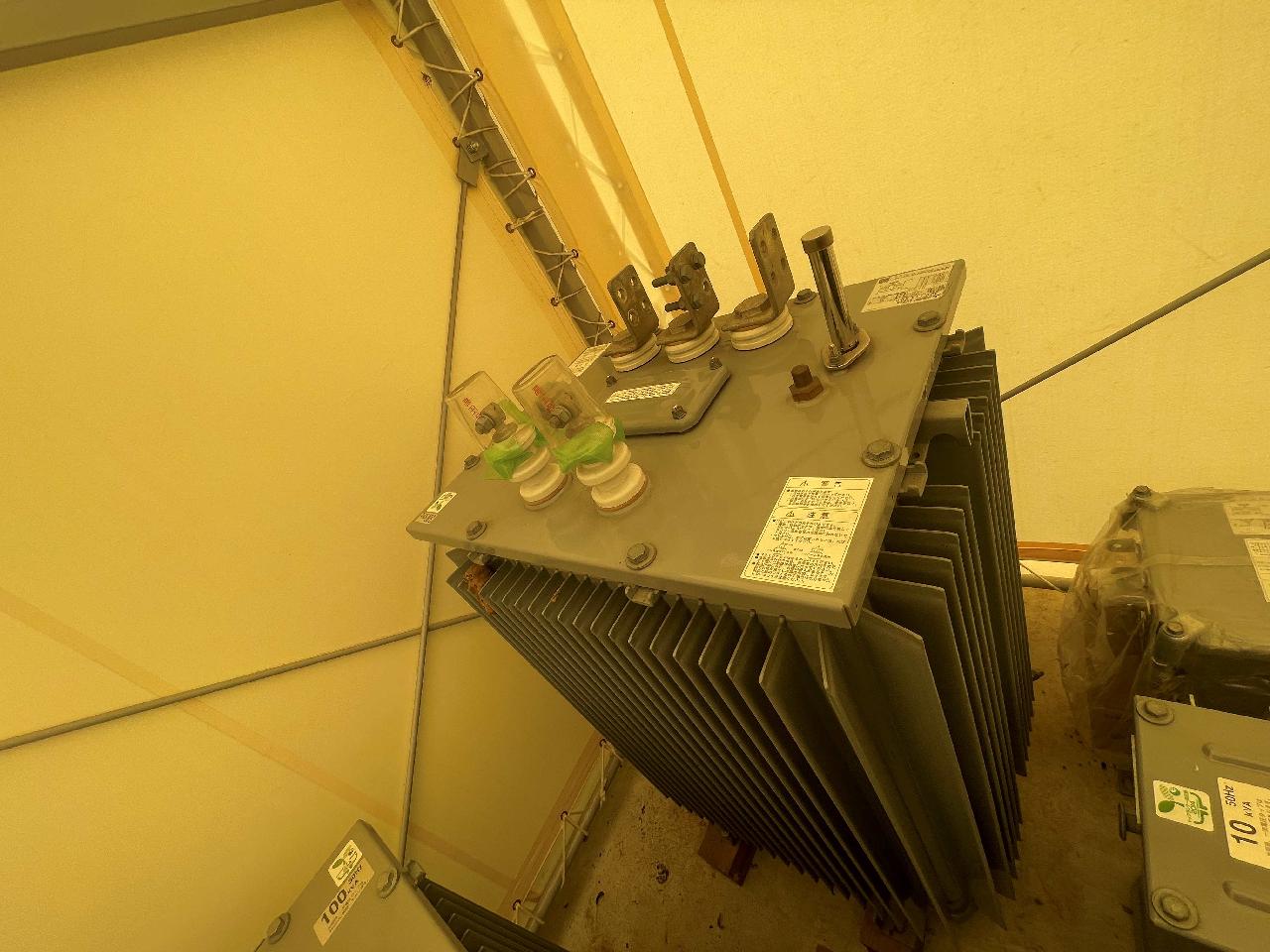 1相トランス300KVA2018年製