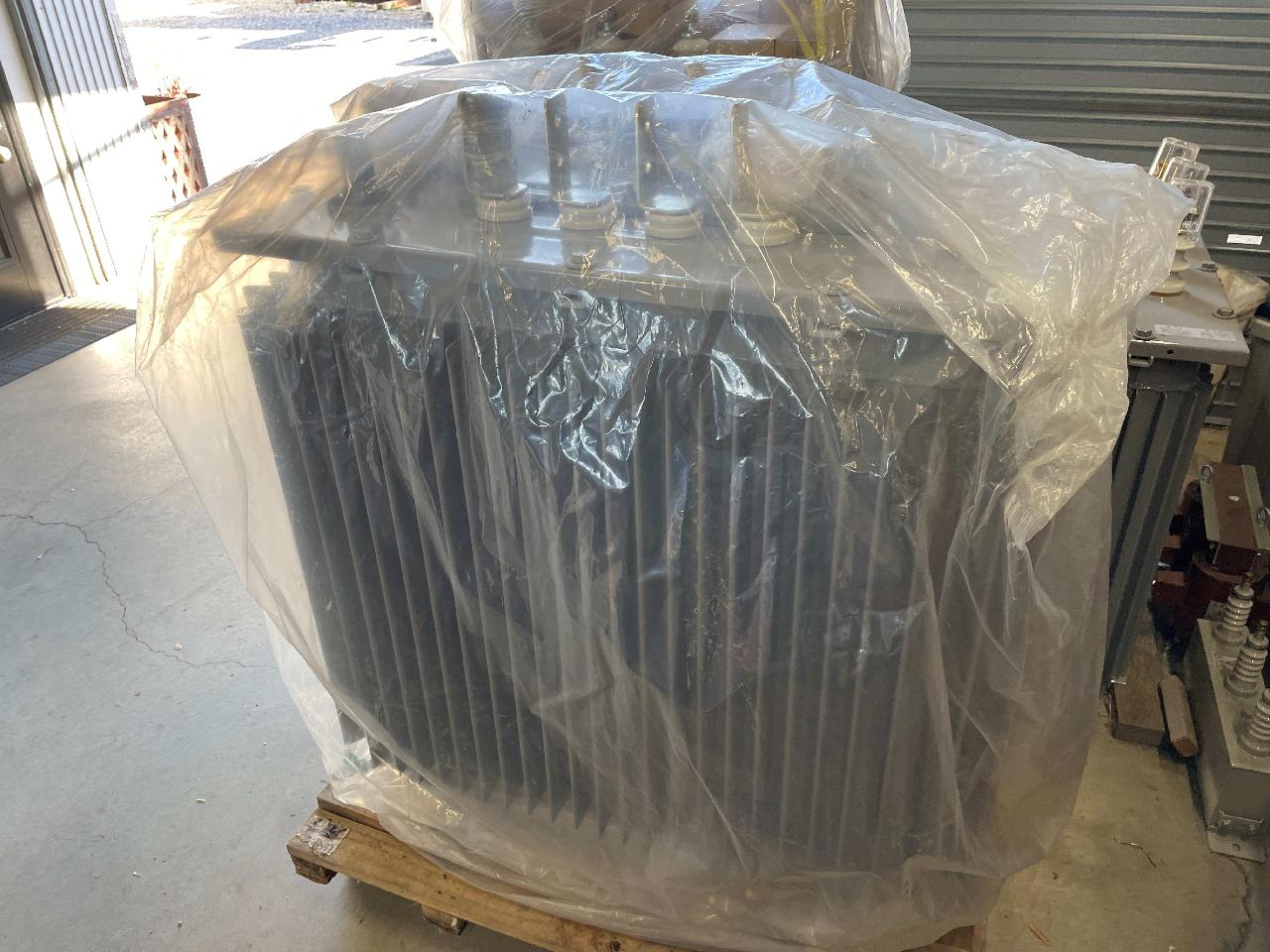 混合トランス125KVA（1相75KVA、3相50KVA）