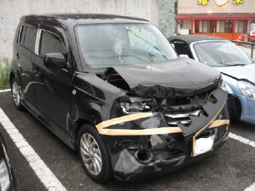 トヨタ ｂｂ 大破事故修理