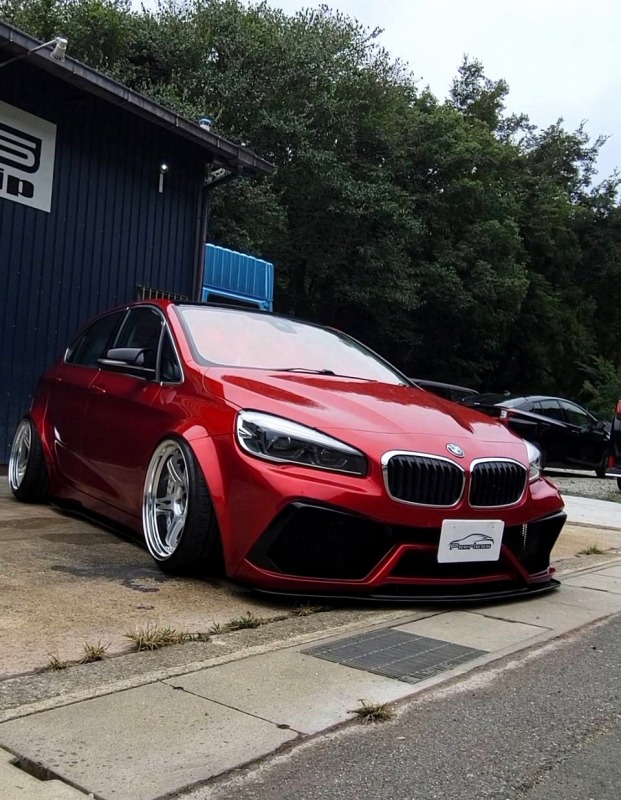 BMW 2�V���[�Y �J�X�^���@�y�G�A�����H�z�j�R�C�`�@�����I�t