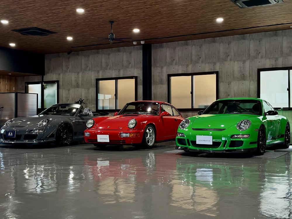 PORSCHE