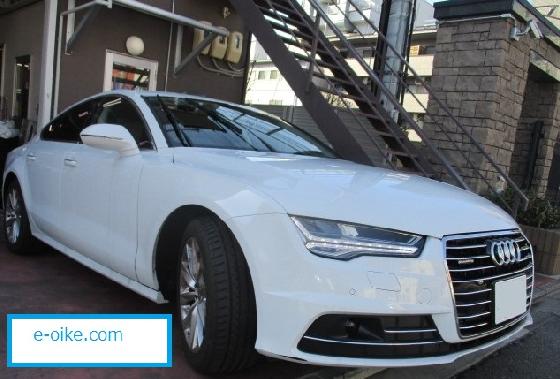 ＡＵＤＩ　Ａ７　電柱にすった　