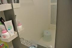 東京都渋谷区　個人宅　風呂鏡（カガミ）　うろこ汚れ除去洗浄
