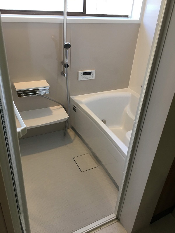 ユニットバス　浴室　お風呂　洗面所　廊下　玄関　リフォーム