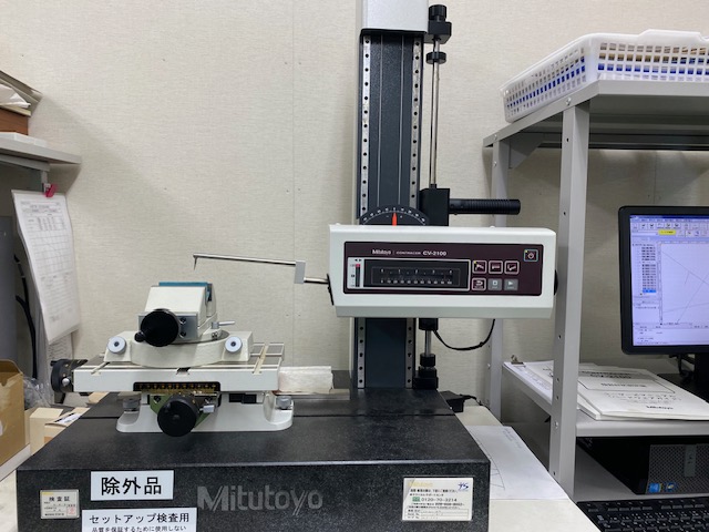 ミツトヨCV-2100M4輪郭形状測定器